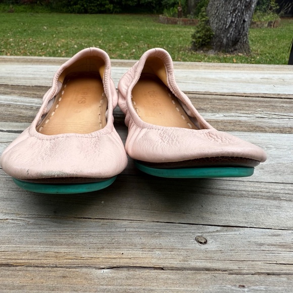 Tieks by Gavrieli Ballet Flats Pale Pink Leather Teal Sole Size 8 - Picture 5 of 11